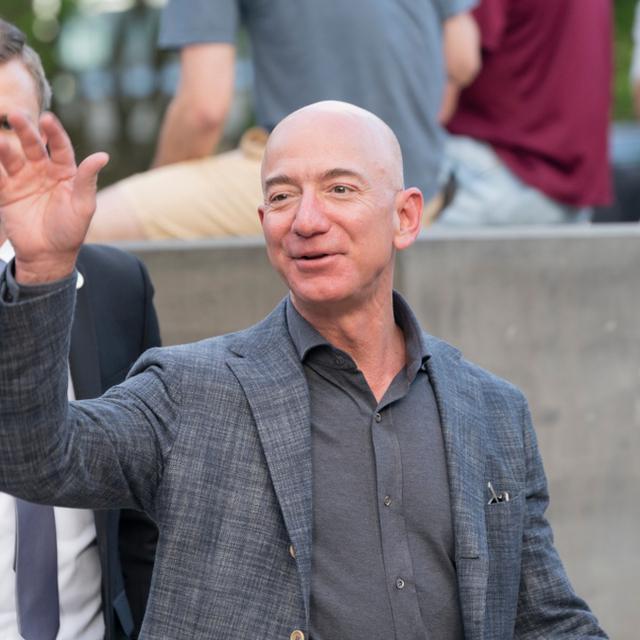 Jeff Bezos'un serveti 200 milyar doları geçti - 6 yıl önce