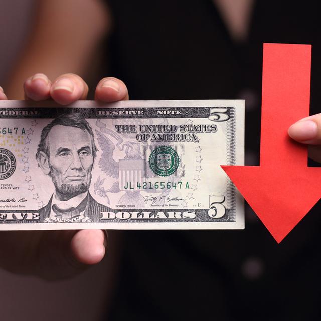 Fed'in strateji değişikliği doları düşürdü, riskli varlıkları destekledi - 6 yıl önce