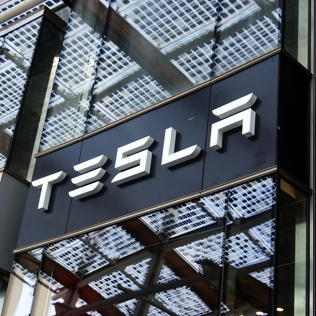 Tesla S&P 500 Endeksi'ne giremedi, hisse senetleri düştü