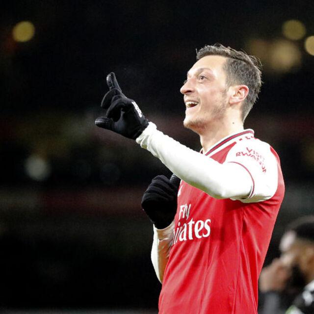Mesut Özil kariyerini finansa çevirdi - 5 yıl önce