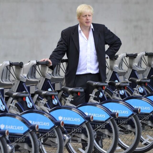 İngiltere benzinli arabaları 2030 yılında yasaklayacak