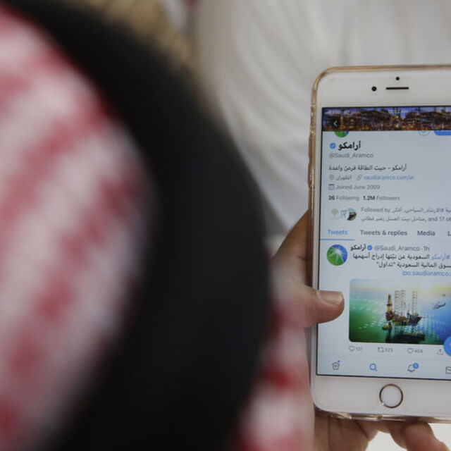 Aramco kâr dağıtmak için 8 milyar dolar borçlandı