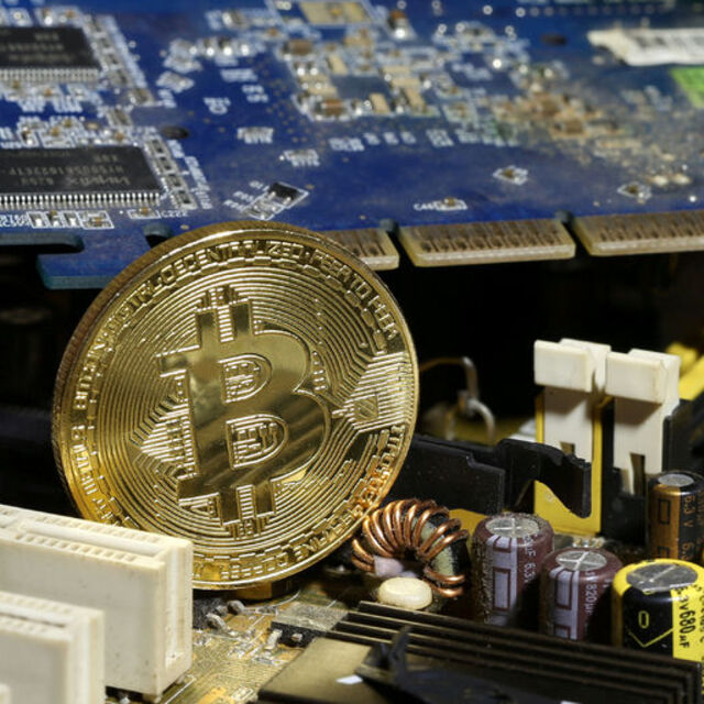 Bitcoin 18 bin doları da aştı