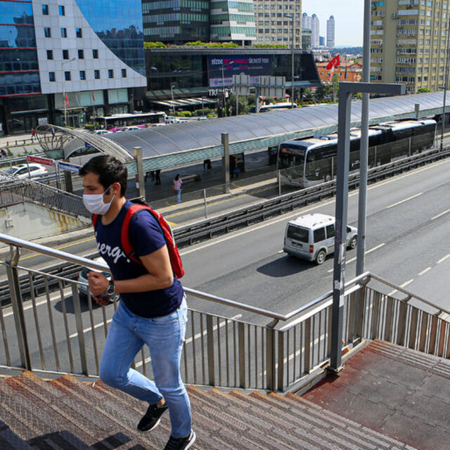 Türkiye'de yeni koronavirüs hasta sayısında rekor kaydedildi
