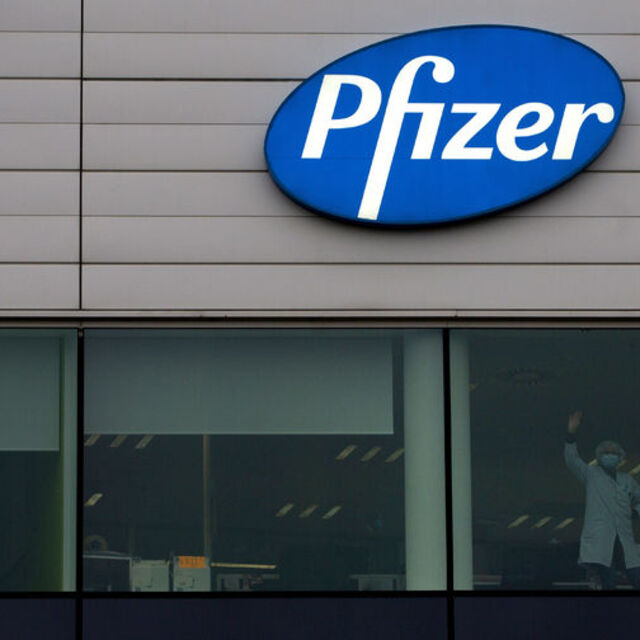 Pfizer 2020 aşı üretim hedefini yarıya düşürdü