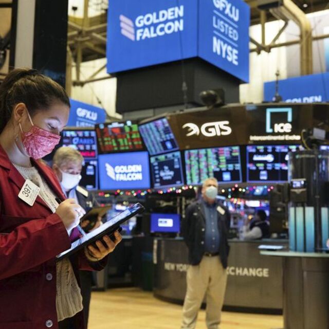 Trump Çinli firmaları Amerikan borsalarından çıkarabilecek yasayı onayladı