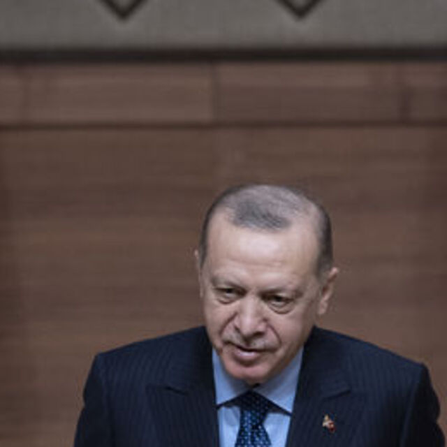 Cumhurbaşkanı Erdoğan, elektrikli sürücüsüz otobüsü test etti