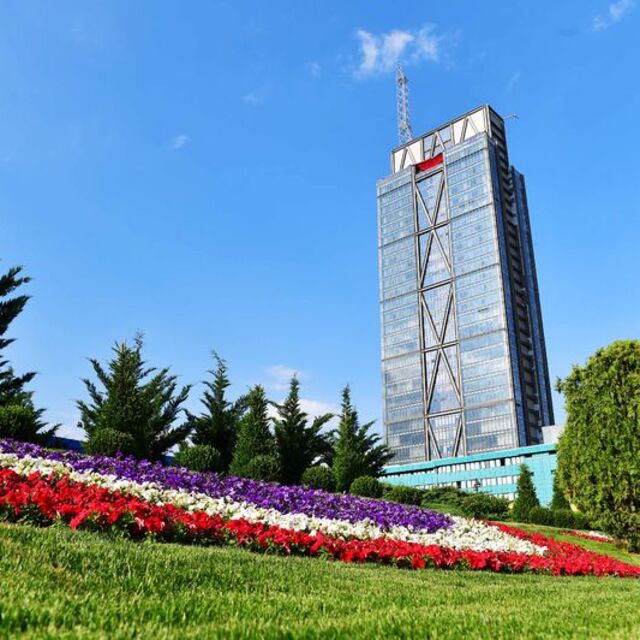 Yüksek satış geliri Türk Telekom'u beklenti üzerine taşıdı