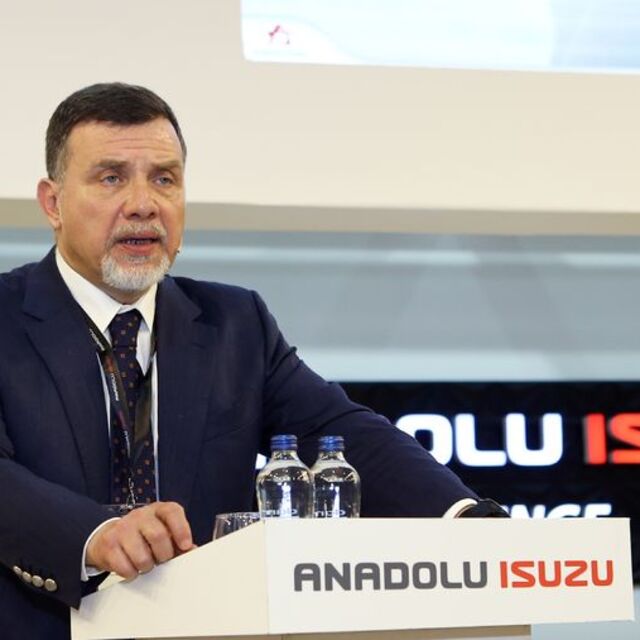 “Dünya elektrikli araçlara teşvik verirken, biz vergi koyduk”
