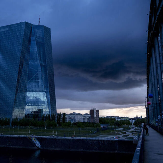 Faizi sabit tutan AMB'den pandemi tahvil alımlarında hızlanma sözü