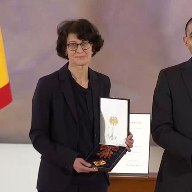 Özlem Türeci ve eşi Uğur Şahin'e Almanya'dan liyakat nişanı