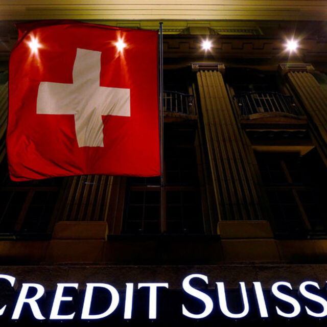 Credit Suisse yoğurdu üfleyerek yiyecek