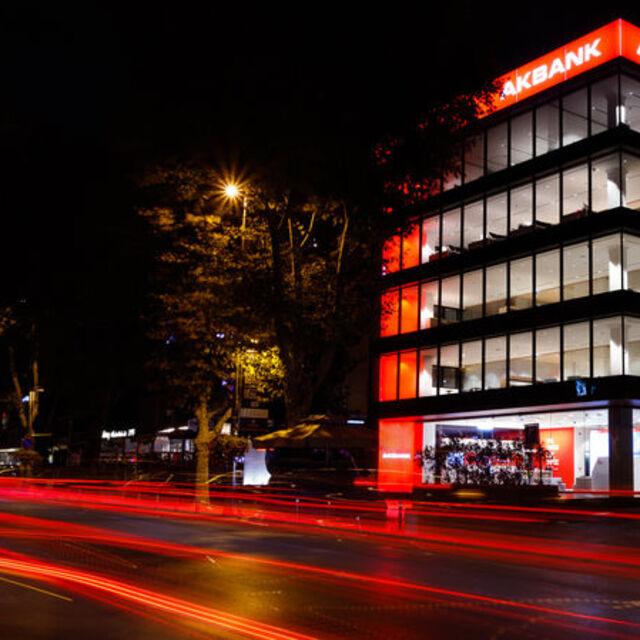 Akbank'ın kârı karşılık giderlerindeki düşüş ile beklentileri aştı - 5 yıl önce
