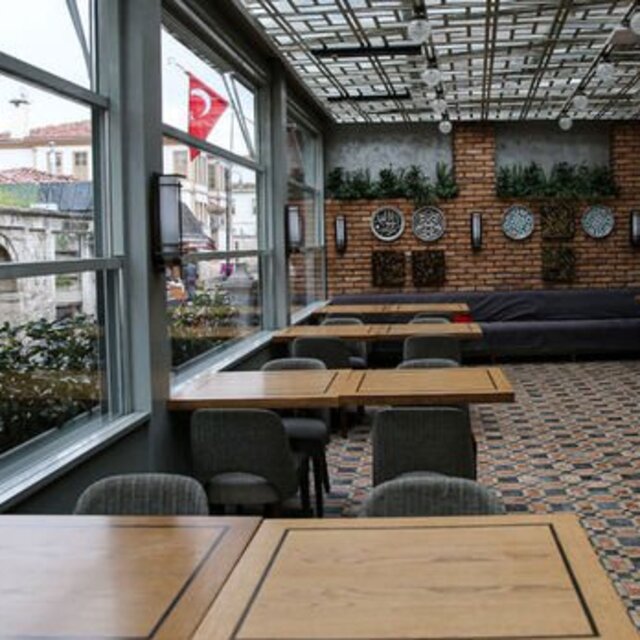 Restoran işletmecileri: Böyle giderse 300-500 bin kişi işten çıkarılmak zorunda olacak