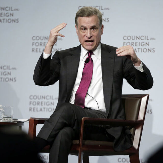 İki Fed yetkilisi hisselerini satıyor