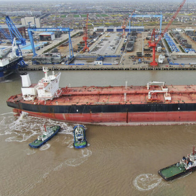 Çin'de tarihi petrol satışı