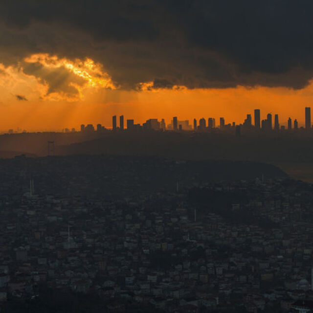 BI: TL'deki düşüşün Türk bankalarına maliyeti 3 milyar dolar