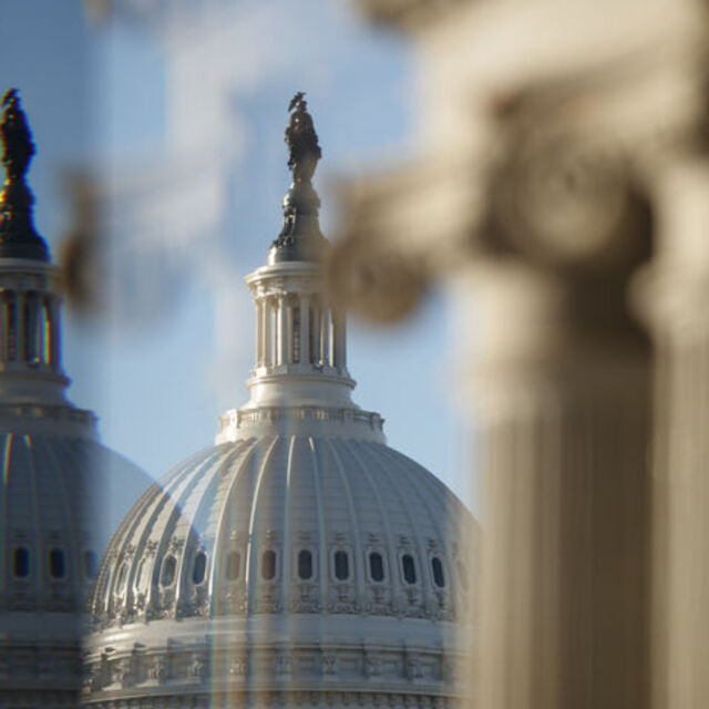 Muhalif Demokrat Senatör’den Biden’ın paketine ret