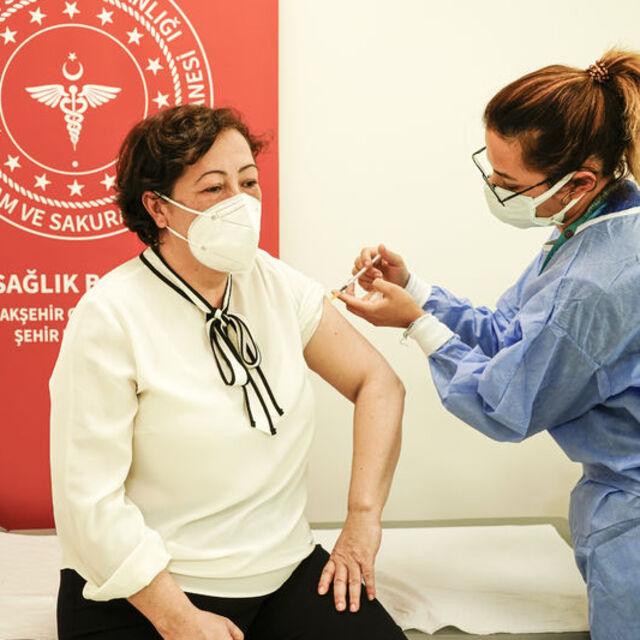 TURKOVAC şehir hastanelerinde uygulanmaya başlıyor - 4 yıl önce