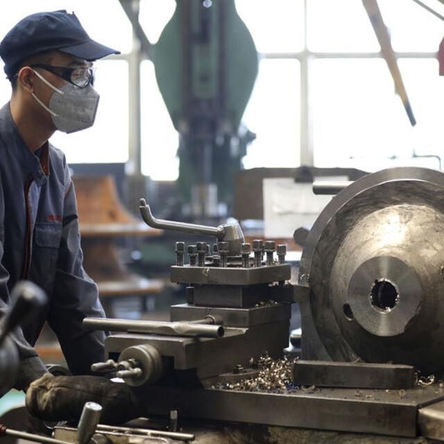 Çin'de resmi PMI büyümeye işaret etti - 4 yıl önce