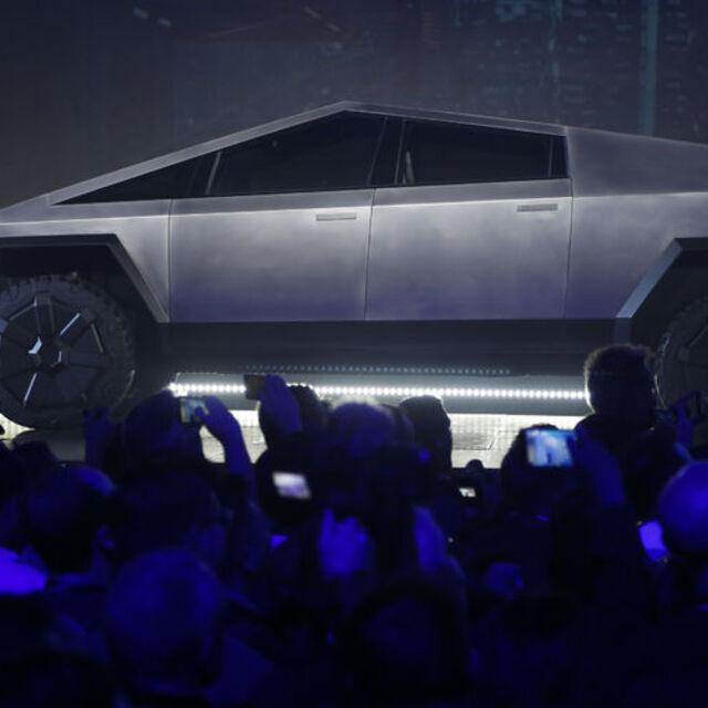 Tesla 2022'de yeni model üretmeyecek - 4 yıl önce