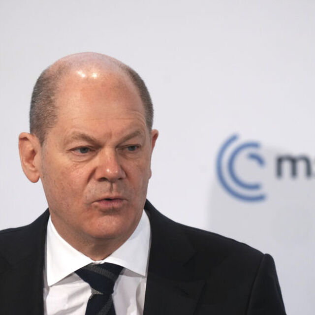 Almanya Kuzey Akım 2’nin onay sürecini durdurdu