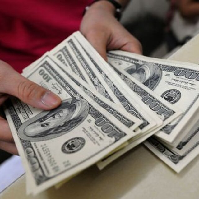 Putin'den Rus turiste döviz limiti