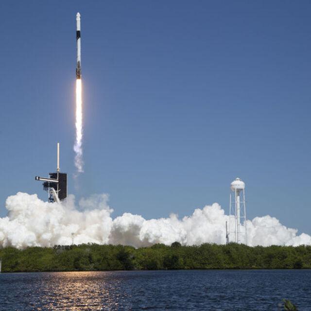 SpaceX, 165 milyon dolar karşılığında uzaya 3 ziyaretçi gönderdi - 4 yıl önce