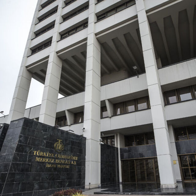 İhracatçının TCMB'ye döviz satışında oran yüzde 40'a çıkarıldı