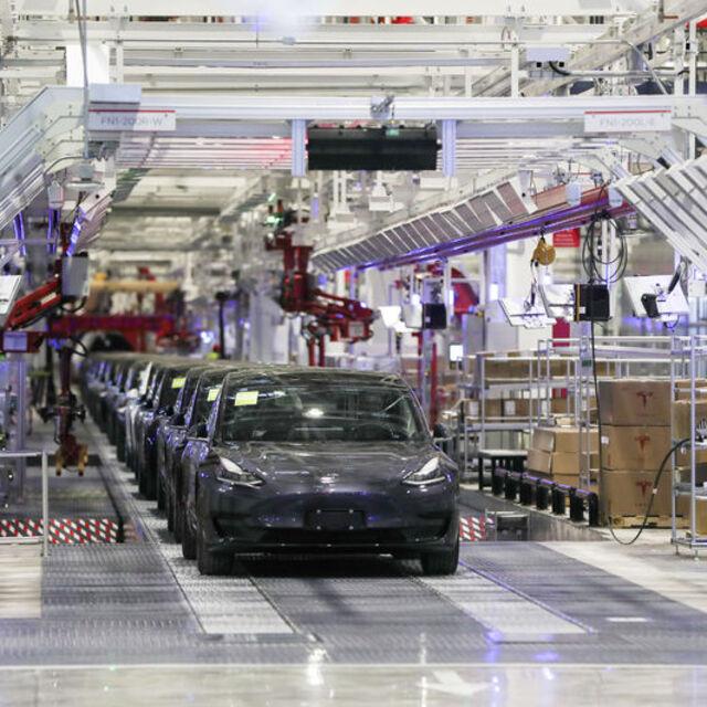 Tesla'nın Şanghay'daki fabrikası yeniden açılıyor  - 4 yıl önce