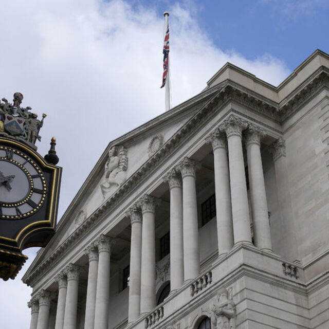 İngiltere Merkez Bankası faizi 13 yılın zirvesine çıkardı