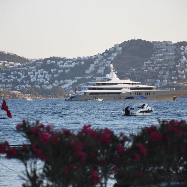 Dünyanın en büyük yatlarından "Titan" Bodrum'da