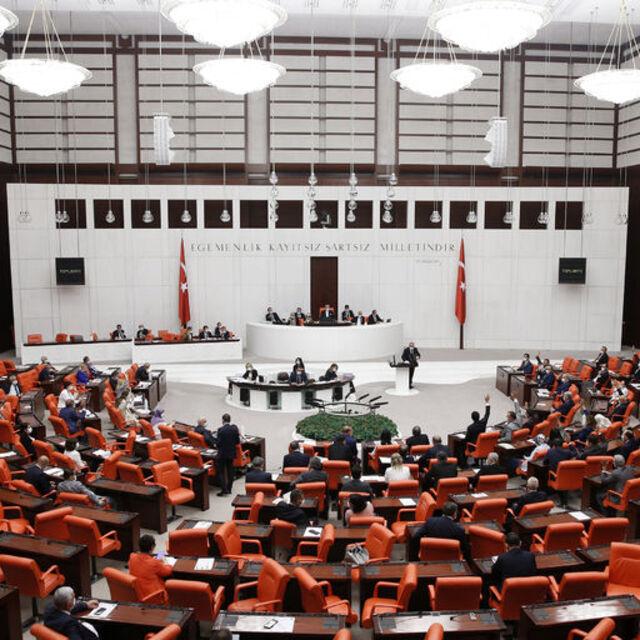Ekonomiye ilişkin "torba" kanun teklifi TBMM Genel Kurulunda - 4 yıl önce