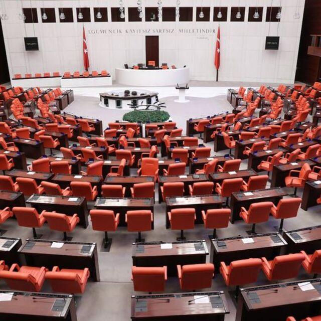 Sosyal medya düzenlemesi komisyondan geçti - 4 yıl önce