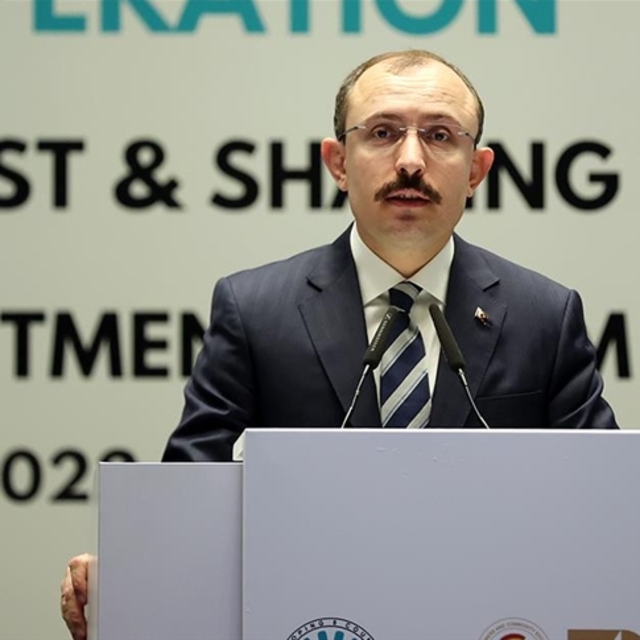 Dış ticaret açığı Ağustos'ta rekor kırdı