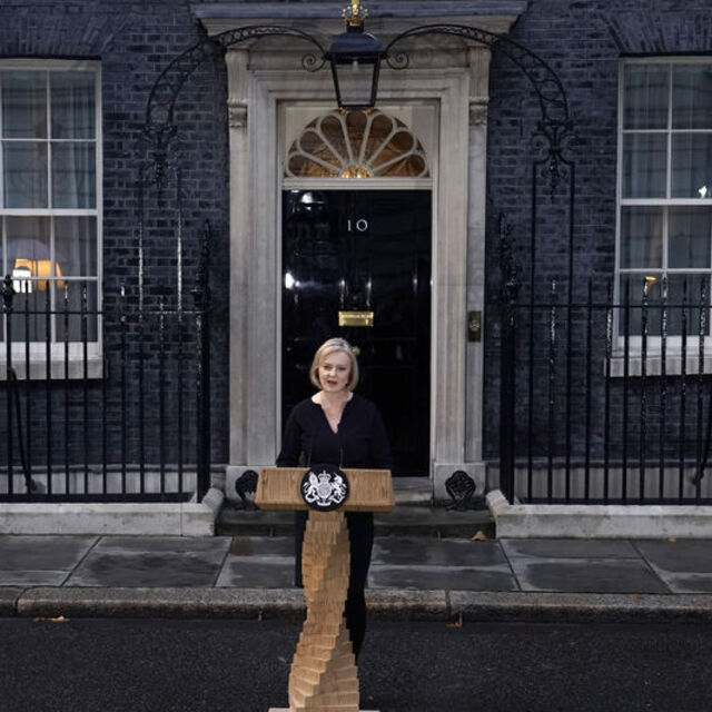 İngiltere Başbakanı istifasını açıkladı