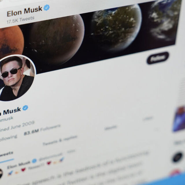 Musk, Twitter'da mavi tik için aylık ücret almayı planlıyor