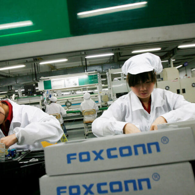 Apple'a en büyük iPhone fabrikasında karantina şoku