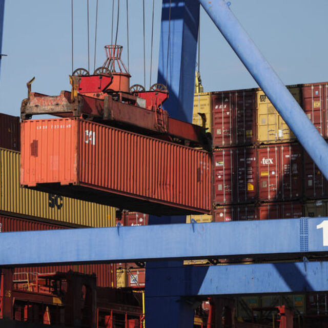 Cari açık Eylül'de beklentiyi aştı