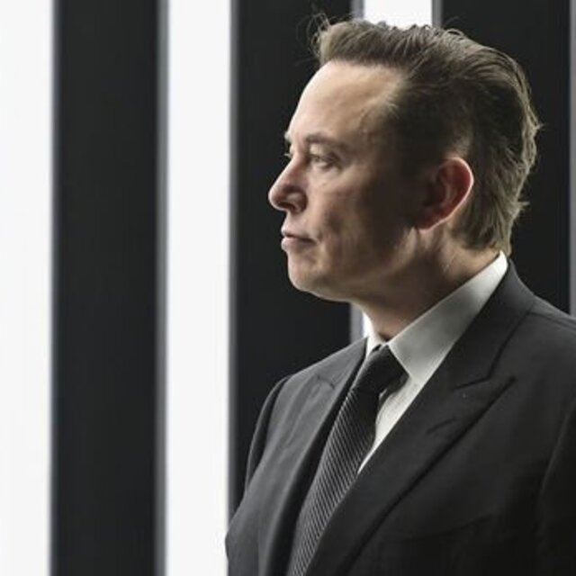 Elon Musk, Apple'a savaş açtı