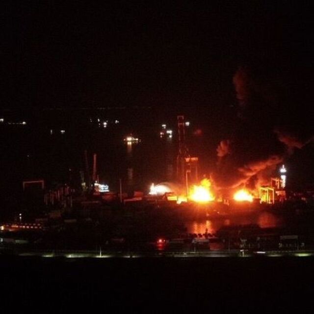 İskenderun Limanı'nda çıkan yangın sürüyor