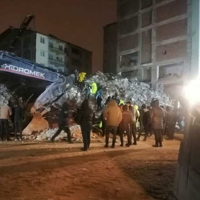 Dünyanın farklı ülkelerinden ekipler Türkiye için seferber oldu