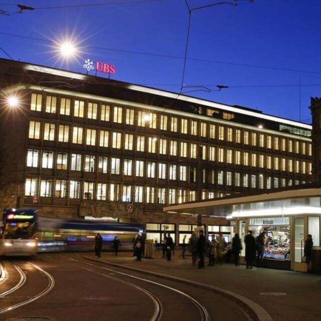 UBS, Credit Suisse'i devralmayı 12 Haziran'da tamamlayacak