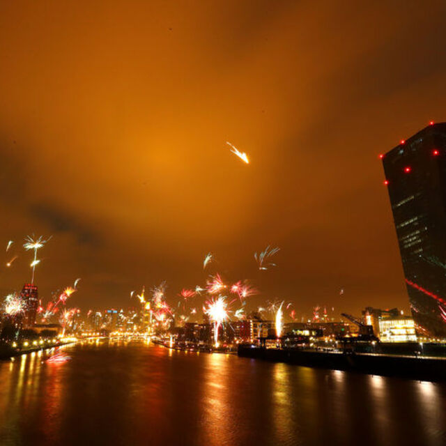 AMB yetkililerinden enflasyon ve faiz mesajı