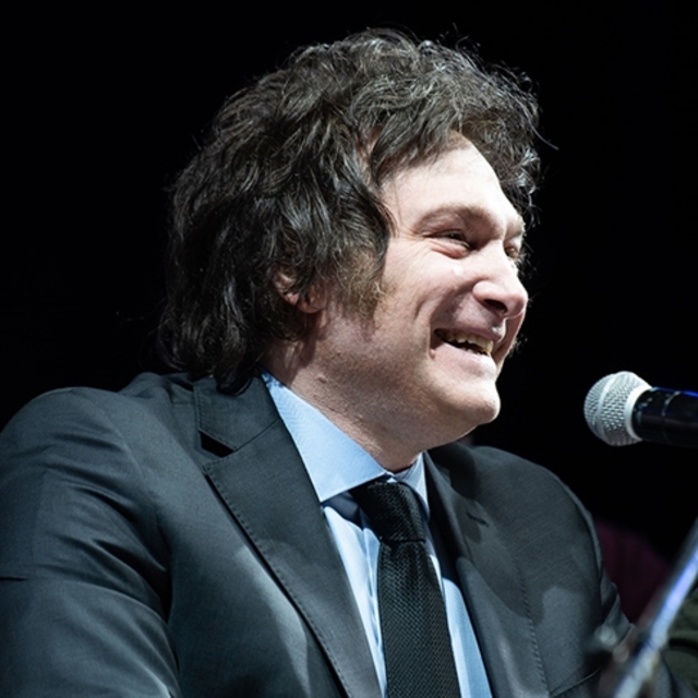 Arjantin'de ön seçimlerin galibi aşırı sağcı Milei oldu