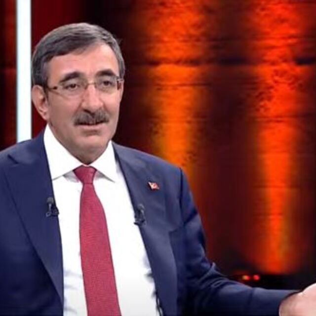 Yılmaz: Vergide mevcut yapıyı tartışmalıyız