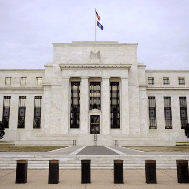 Fed sıkılaştırıcı politikayı bir süre daha koruyacak