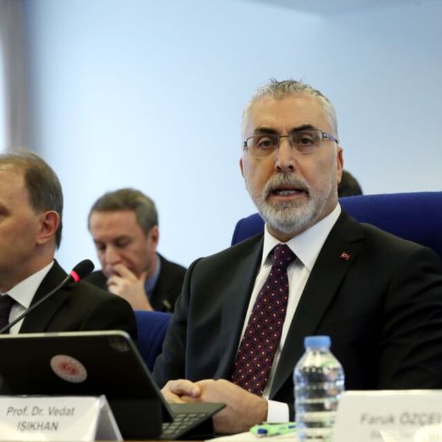Bakan Işıkhan: Çalışanlarımızı enflasyona ezdirmeyeceğiz