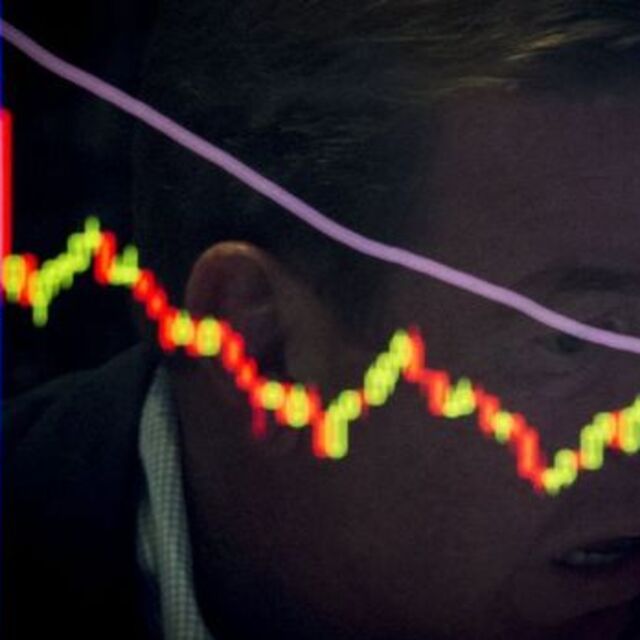 Getiri eğrisi hızlı faiz indirimi tartışmasını alevlendirdi