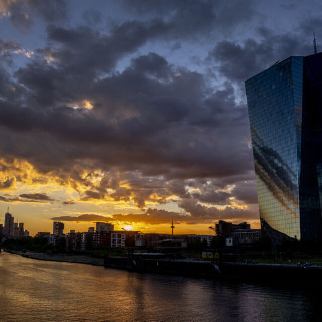 AMB'den aralıksız ikinci faiz indirimi